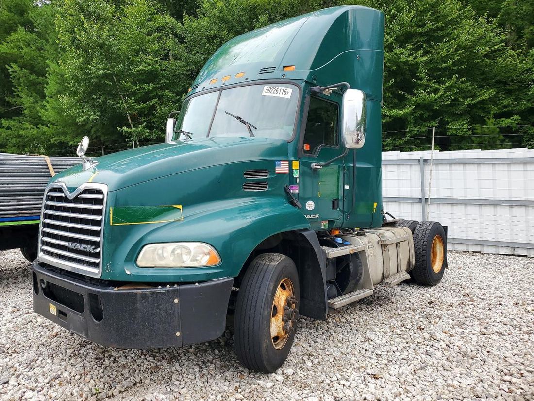 2017 MACK 600