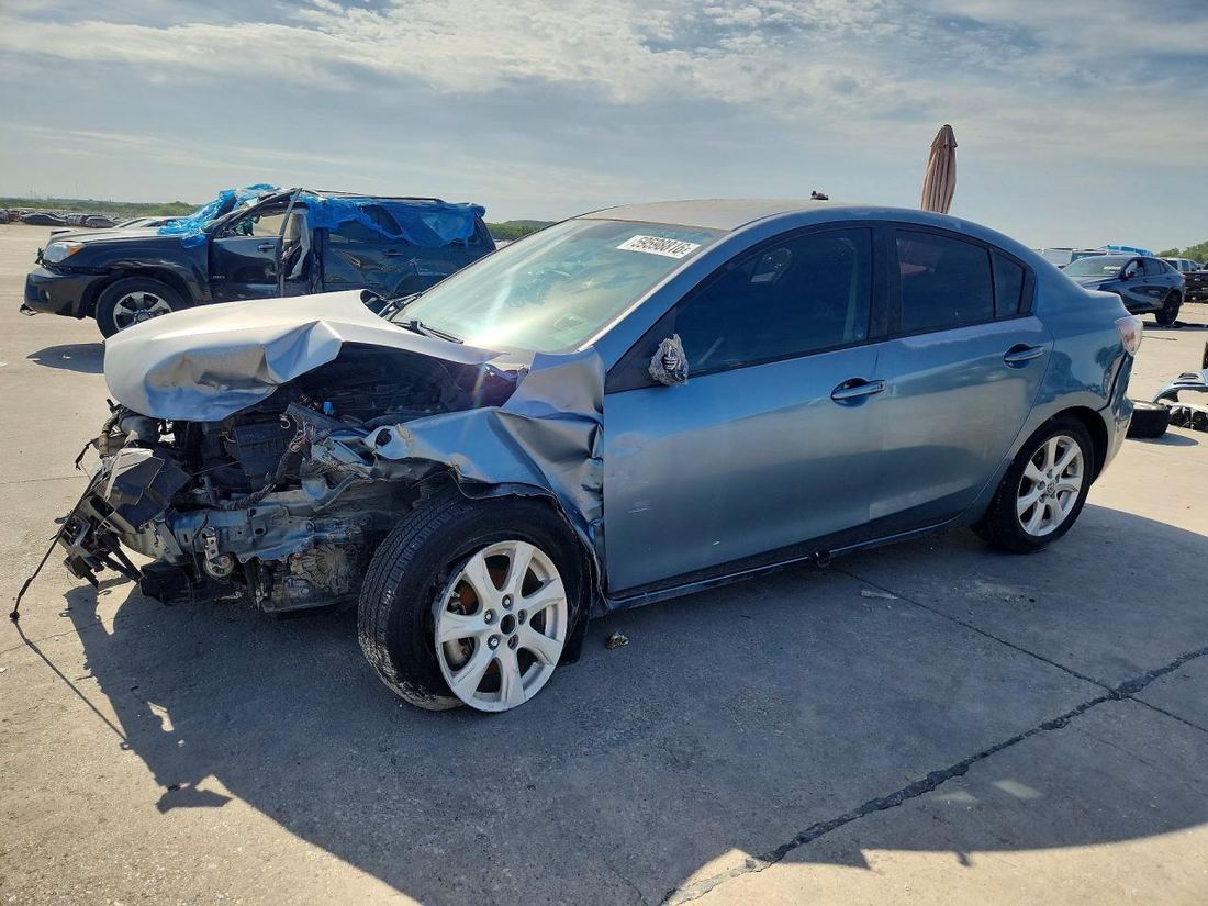 2011 MAZDA 3