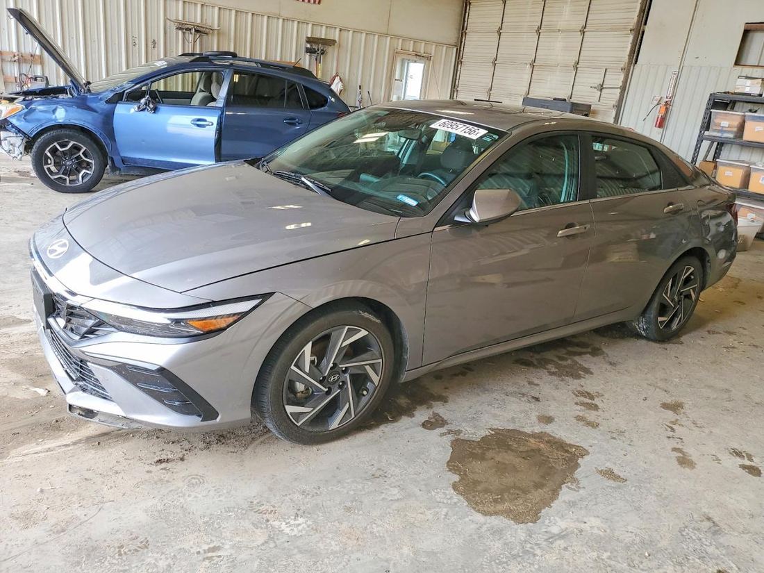 2024 HYUNDAI ELANTRA