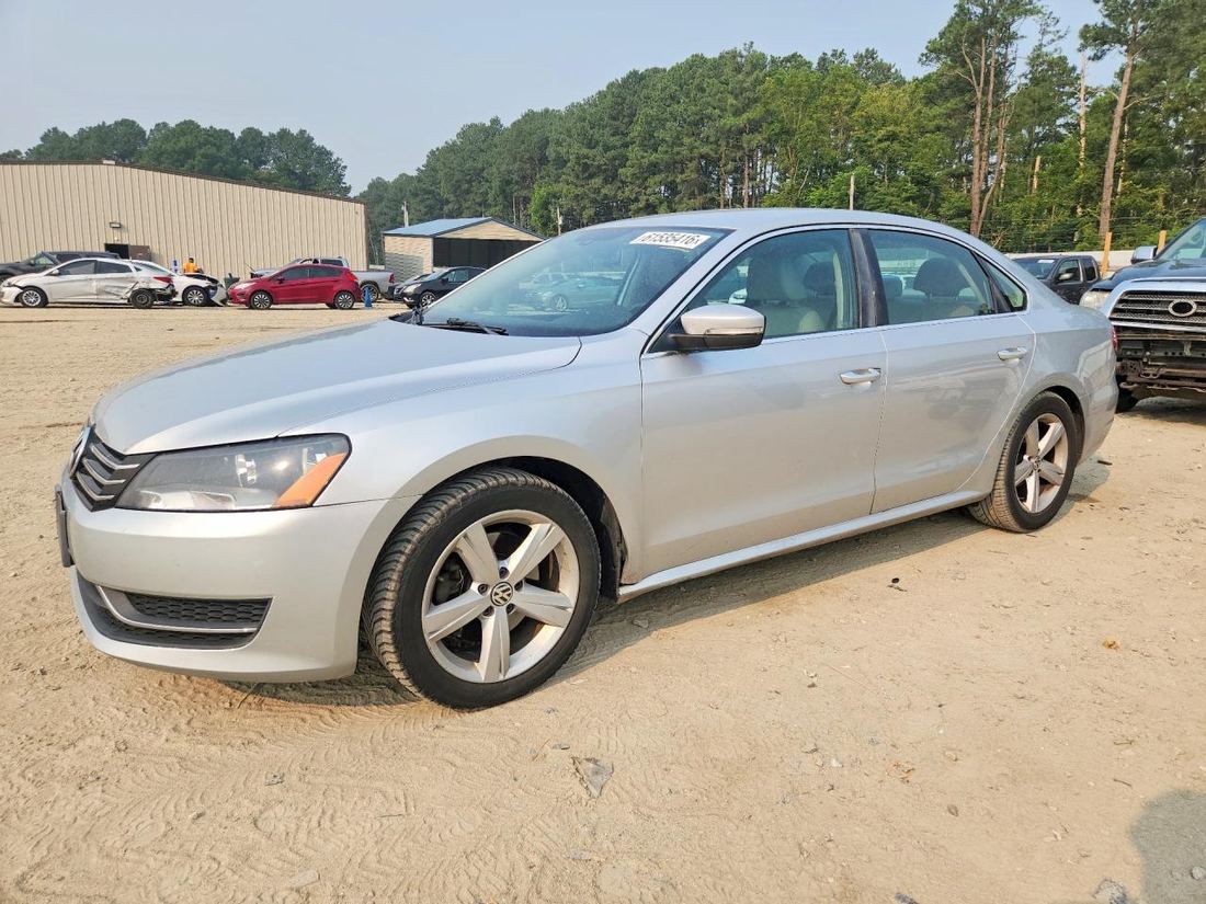 2013 VOLKSWAGEN PASSAT