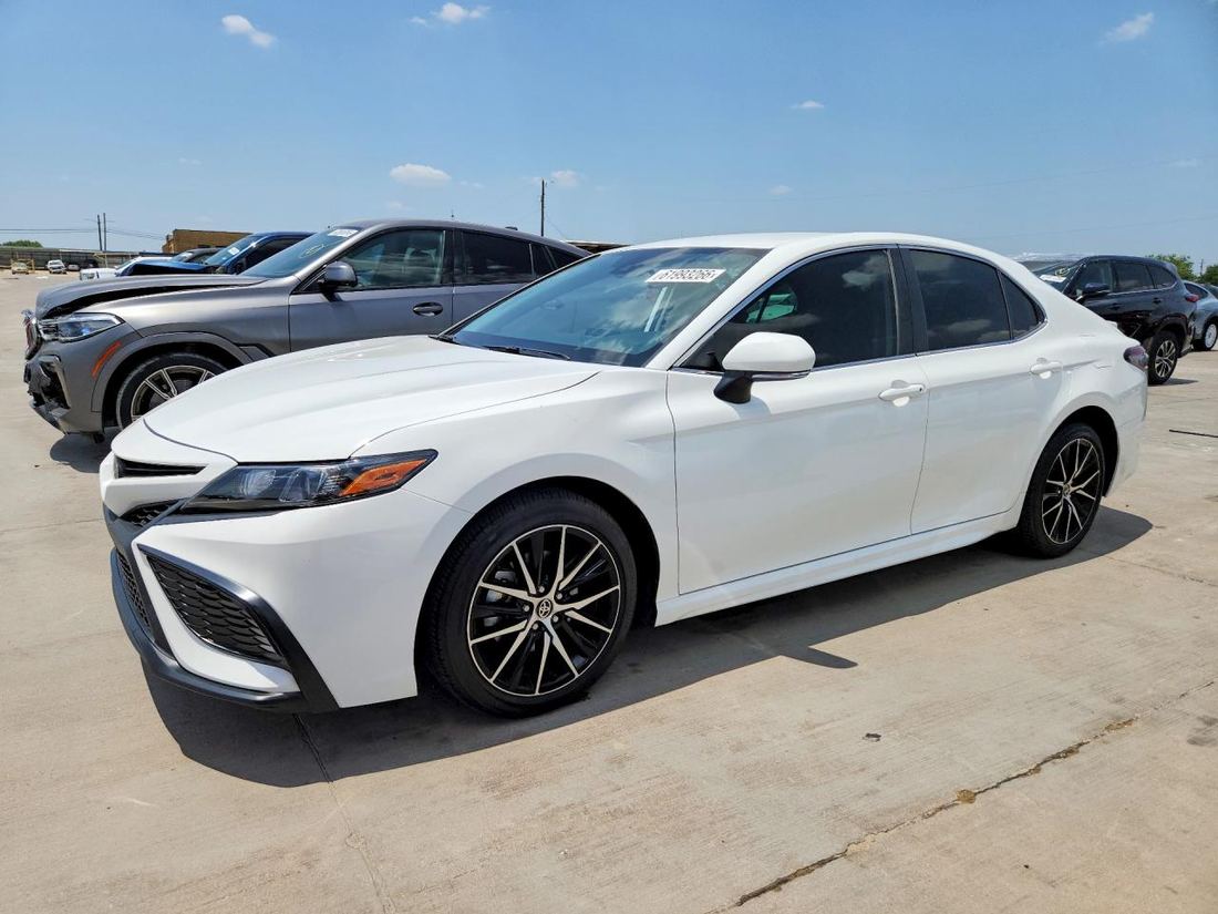 2024 TOYOTA CAMRY