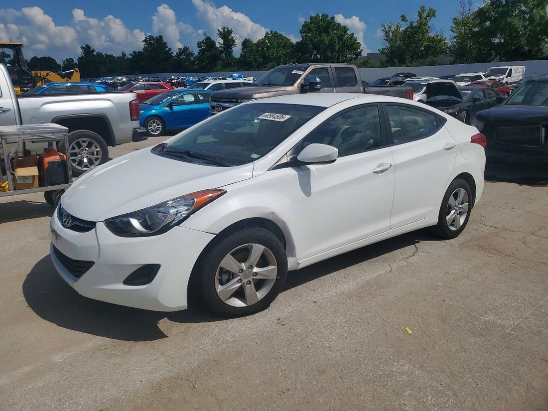 2013 HYUNDAI ELANTRA