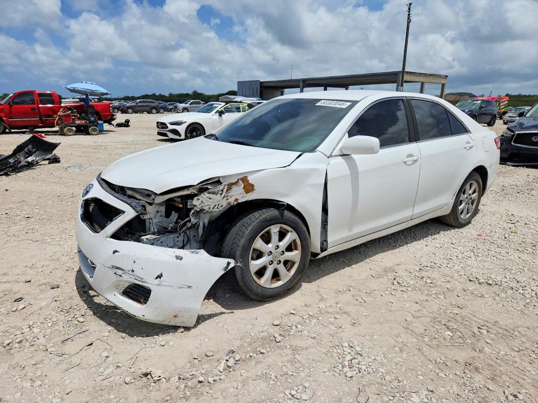 2011 TOYOTA CAMRY