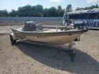 2001 CRESTLINER CVX182