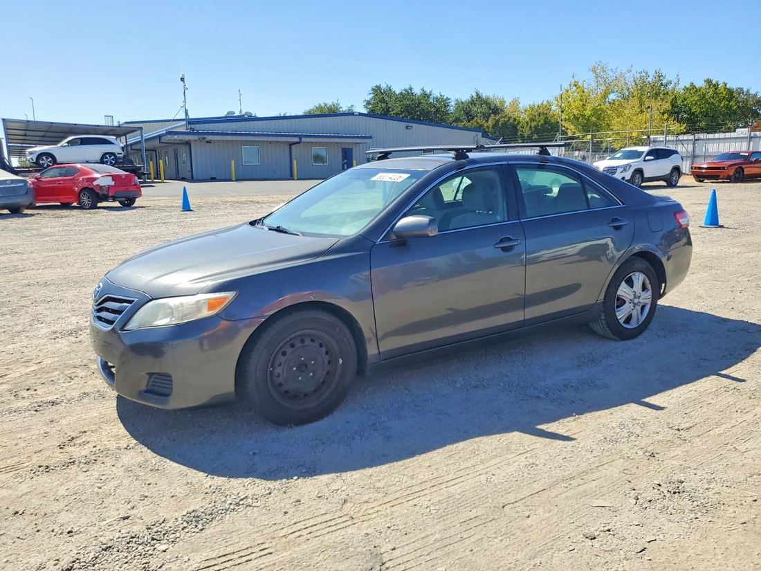 2011 TOYOTA CAMRY