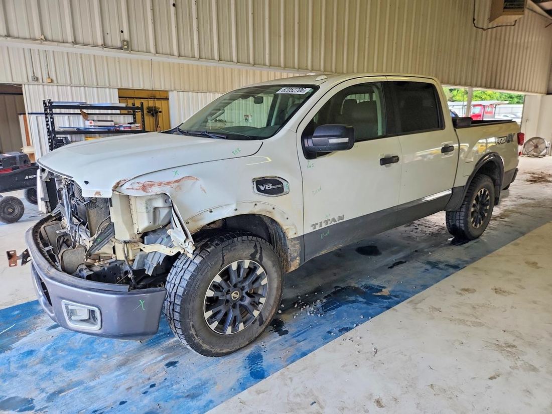 2017 NISSAN TITAN