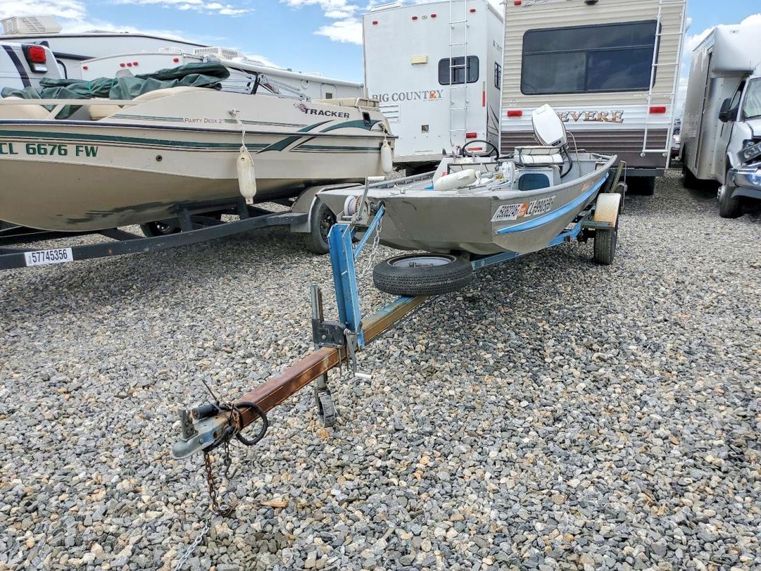 1977 BOAT DURA CRAFT