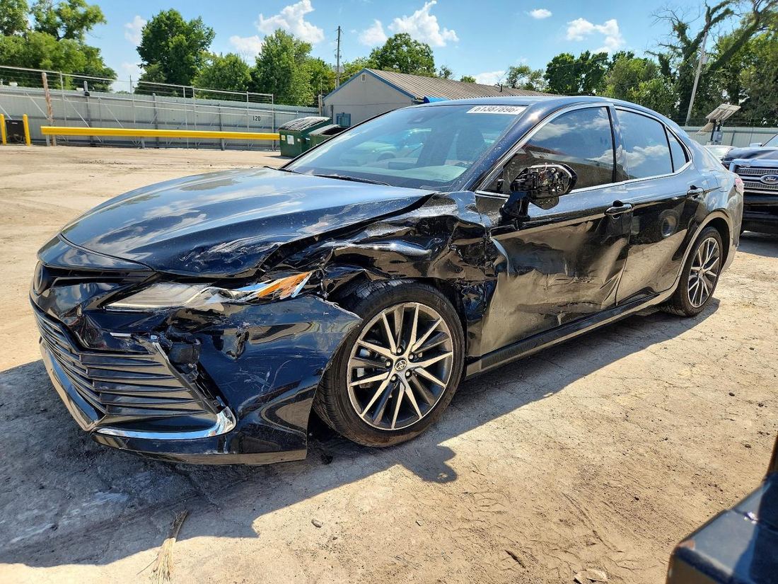 2023 TOYOTA CAMRY