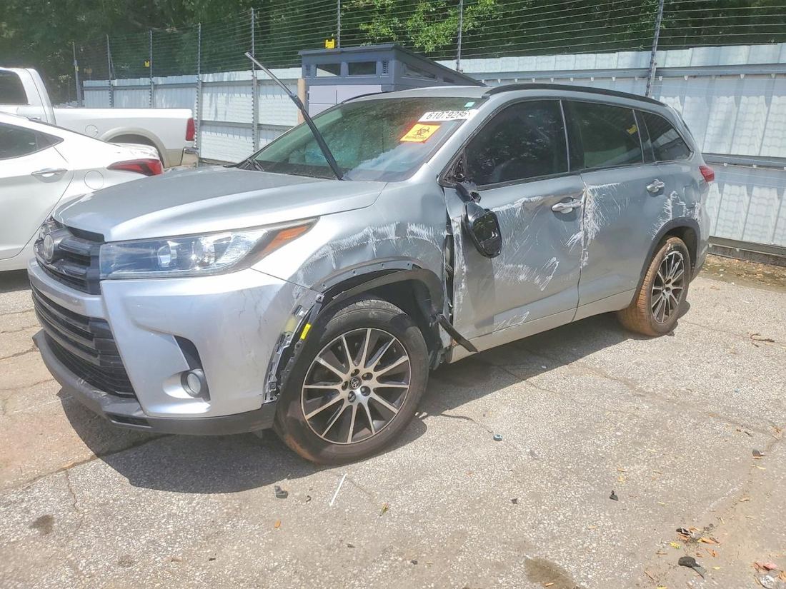 2017 TOYOTA HIGHLANDER