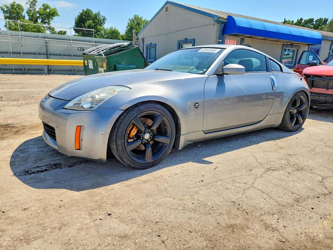 2005 NISSAN 350Z