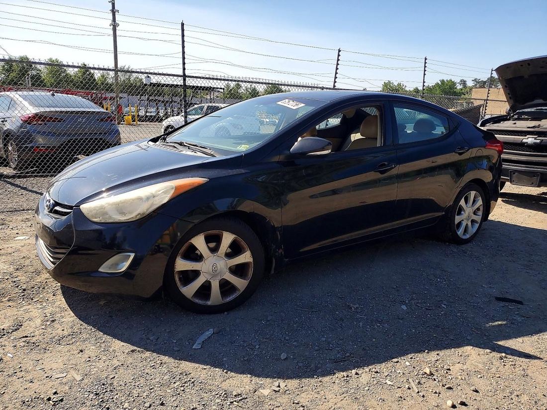 2013 HYUNDAI ELANTRA