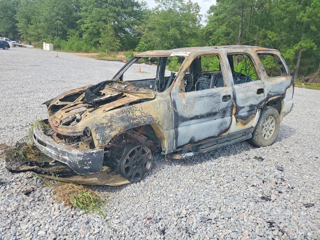 2002 CHEVROLET TAHOE
