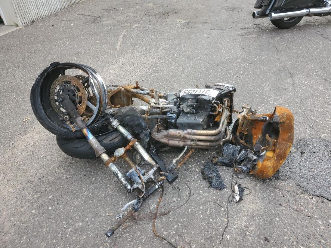 2009 YAMAHA FZ6