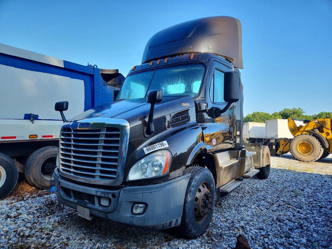 2017 FREIGHTLINER CASCADIA 113
