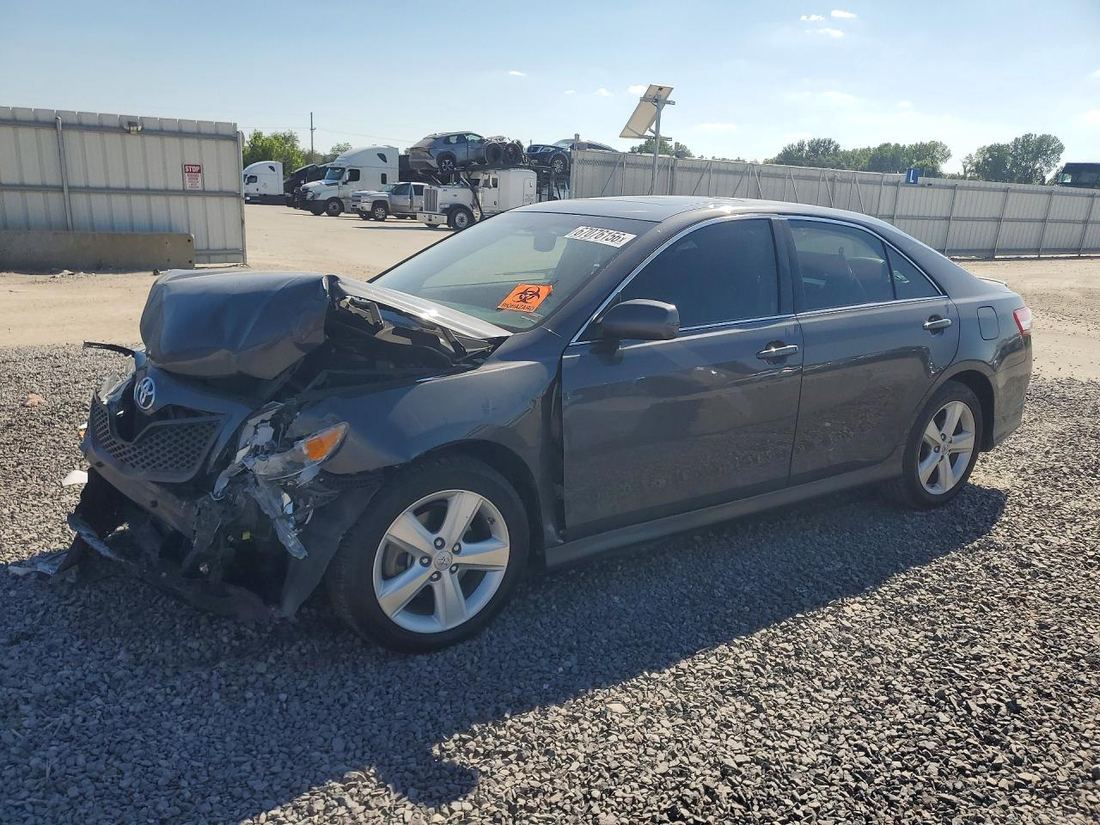 2011 TOYOTA CAMRY