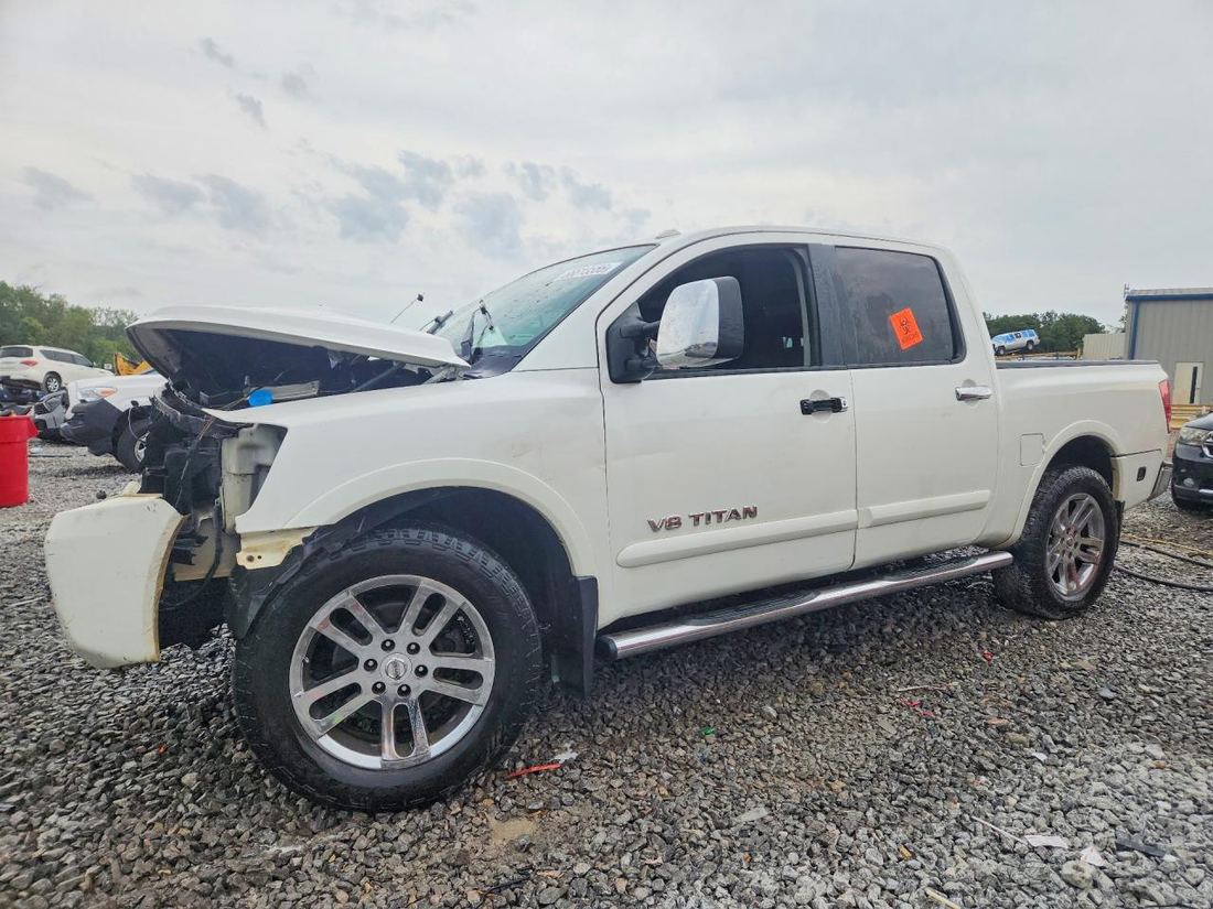 2015 NISSAN TITAN