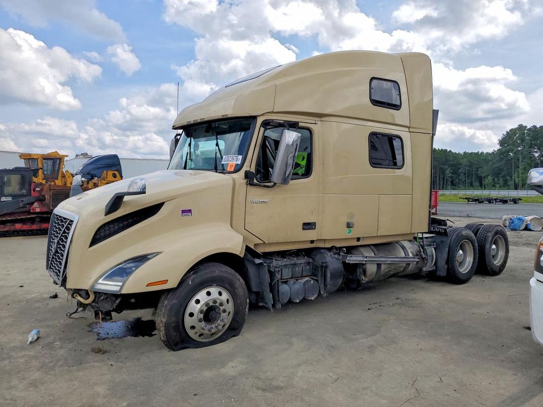 2020 VOLVO VNL