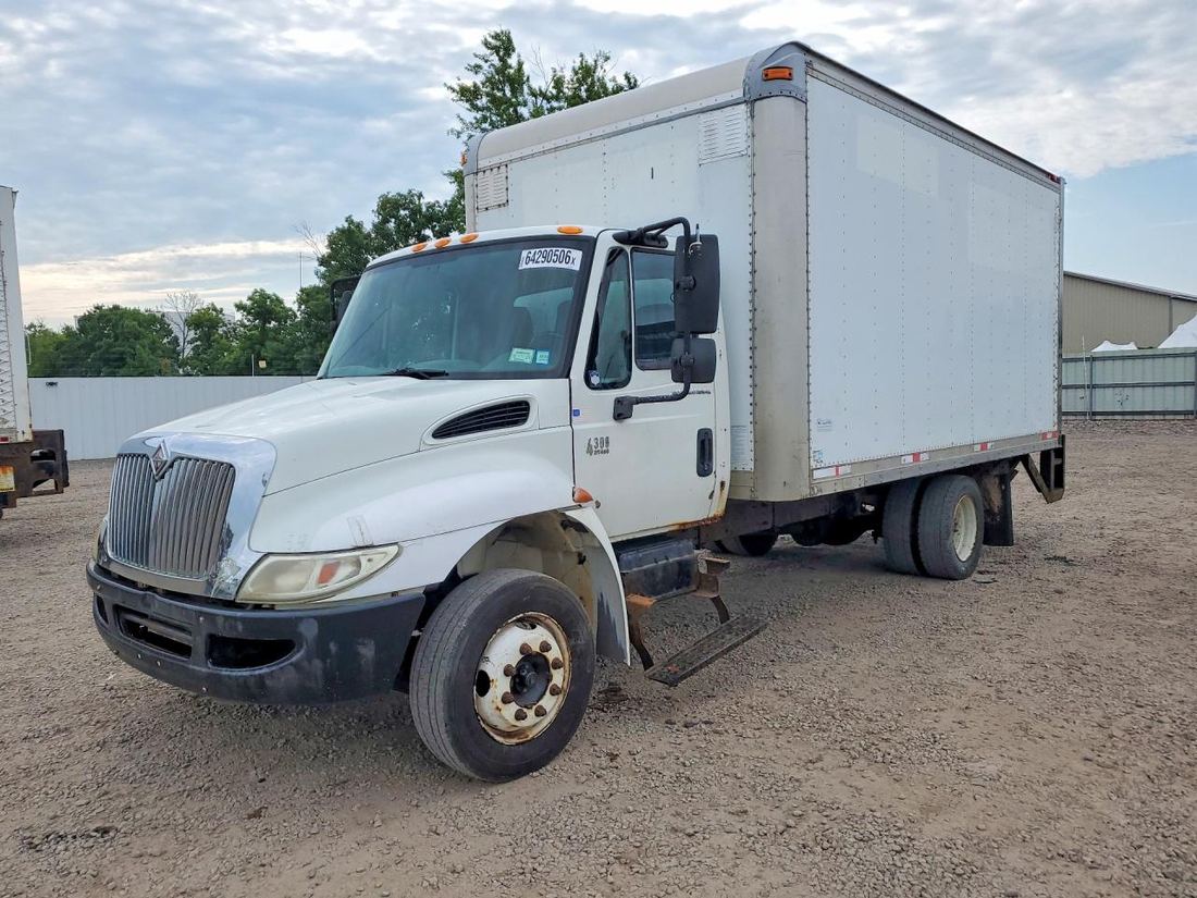 2005 INTERNATIONAL 4000