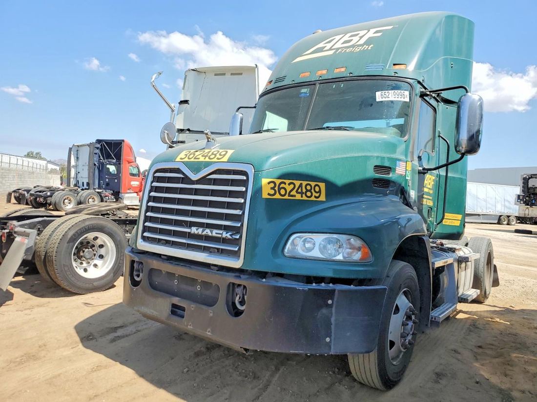 2017 MACK 600