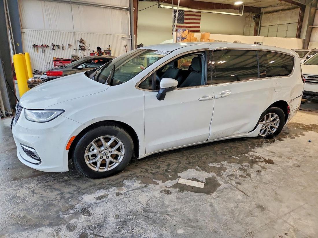 2023 CHRYSLER PACIFICA