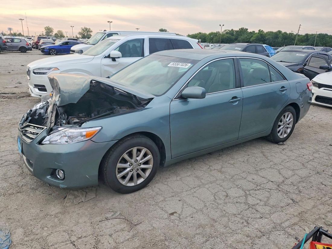 2011 TOYOTA CAMRY