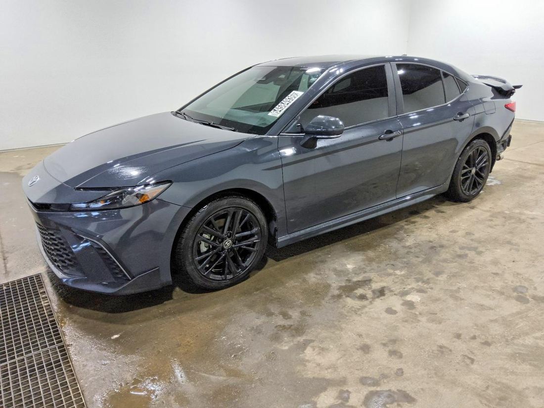 2025 TOYOTA CAMRY