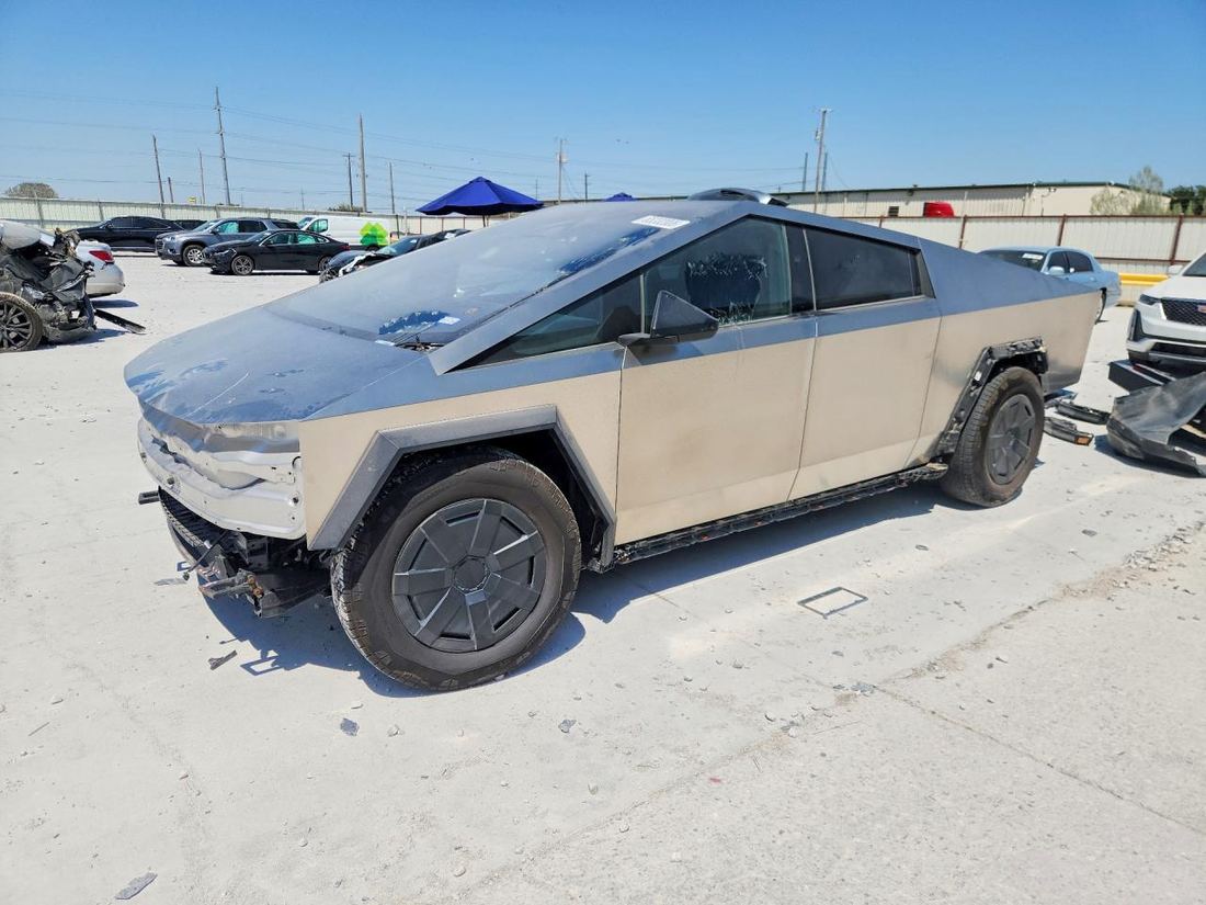 2025 TESLA CYBERTRUCK