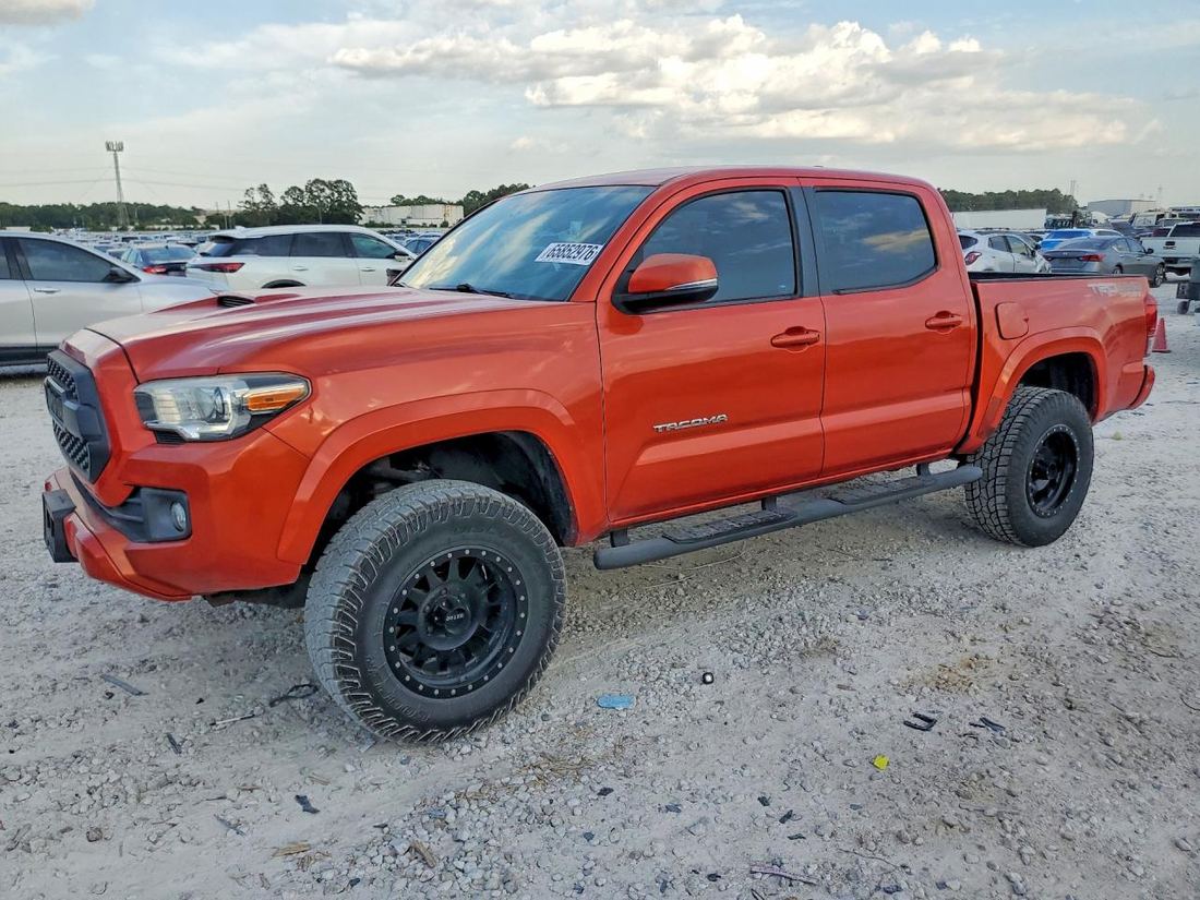 2017 TOYOTA TACOMA