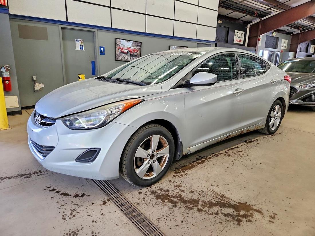 2013 HYUNDAI ELANTRA