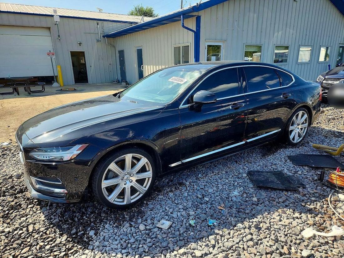 2019 VOLVO S90