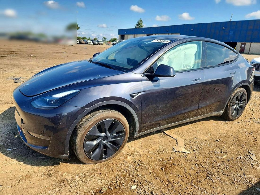 2025 TESLA MODEL Y