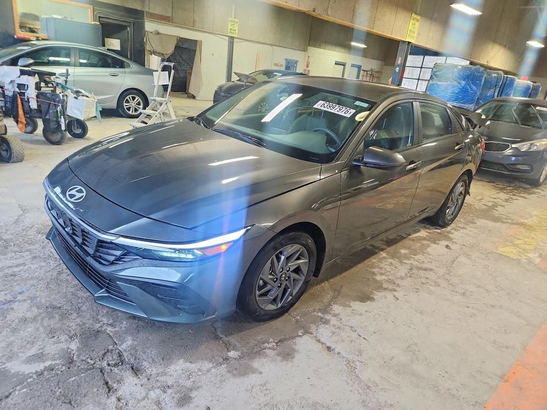 2024 HYUNDAI ELANTRA