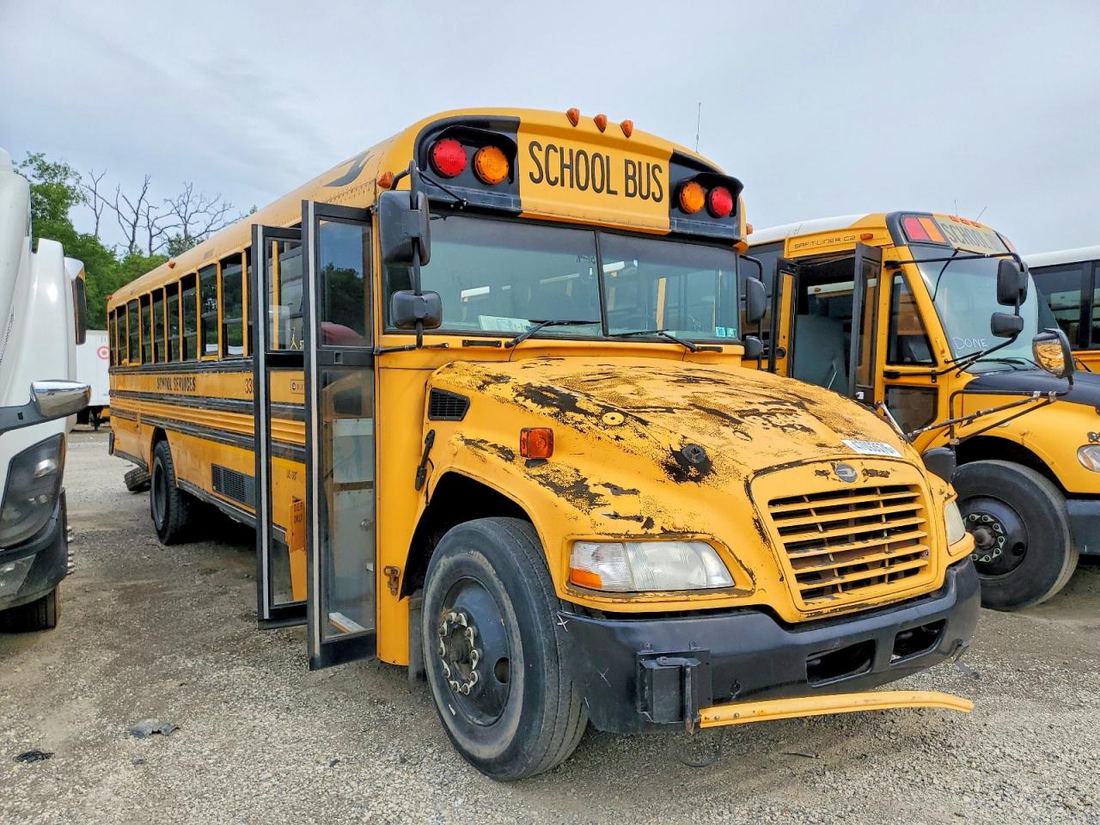 2013 BLUB SCHOOL BUS