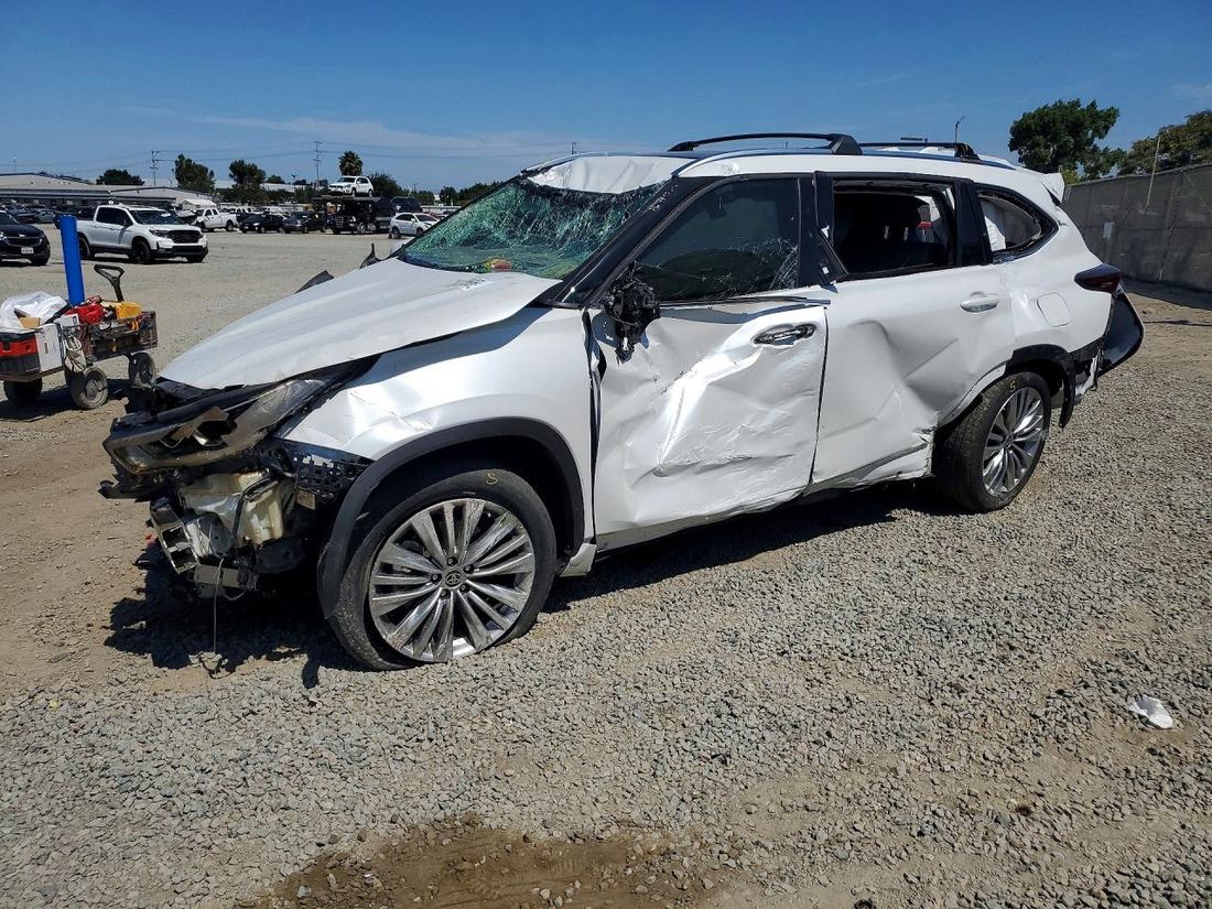 2024 TOYOTA HIGHLANDER