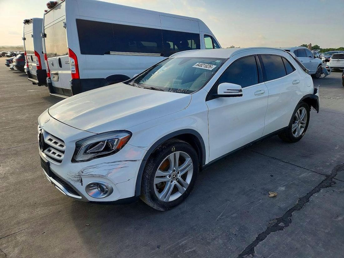 2020 MERCEDES-BENZ GLA