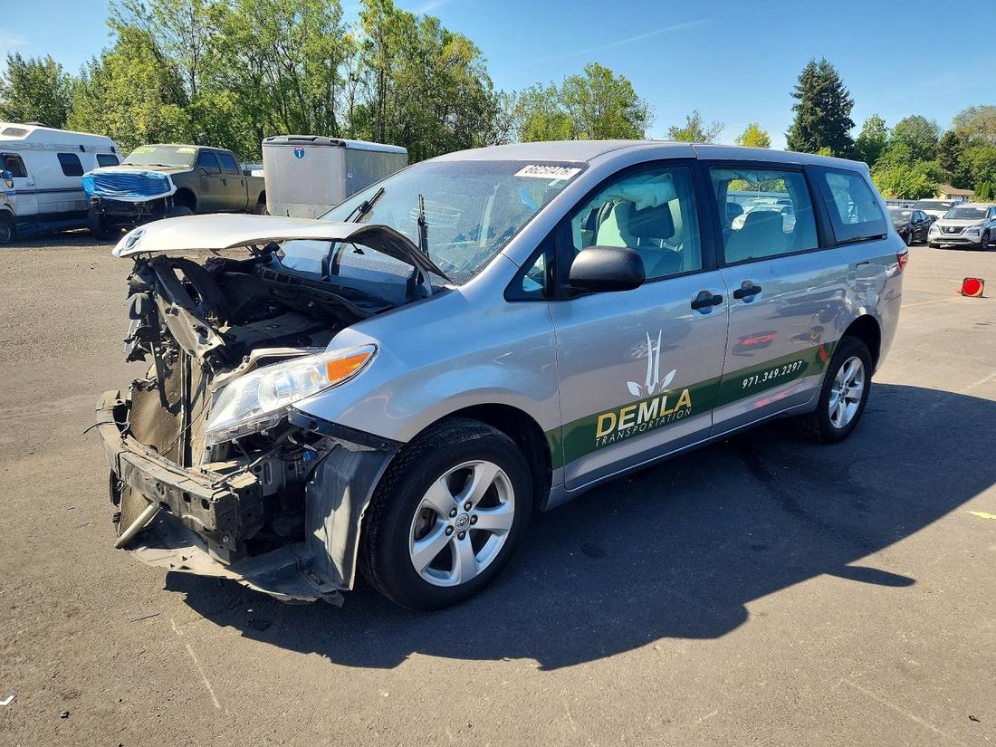 2015 TOYOTA SIENNA