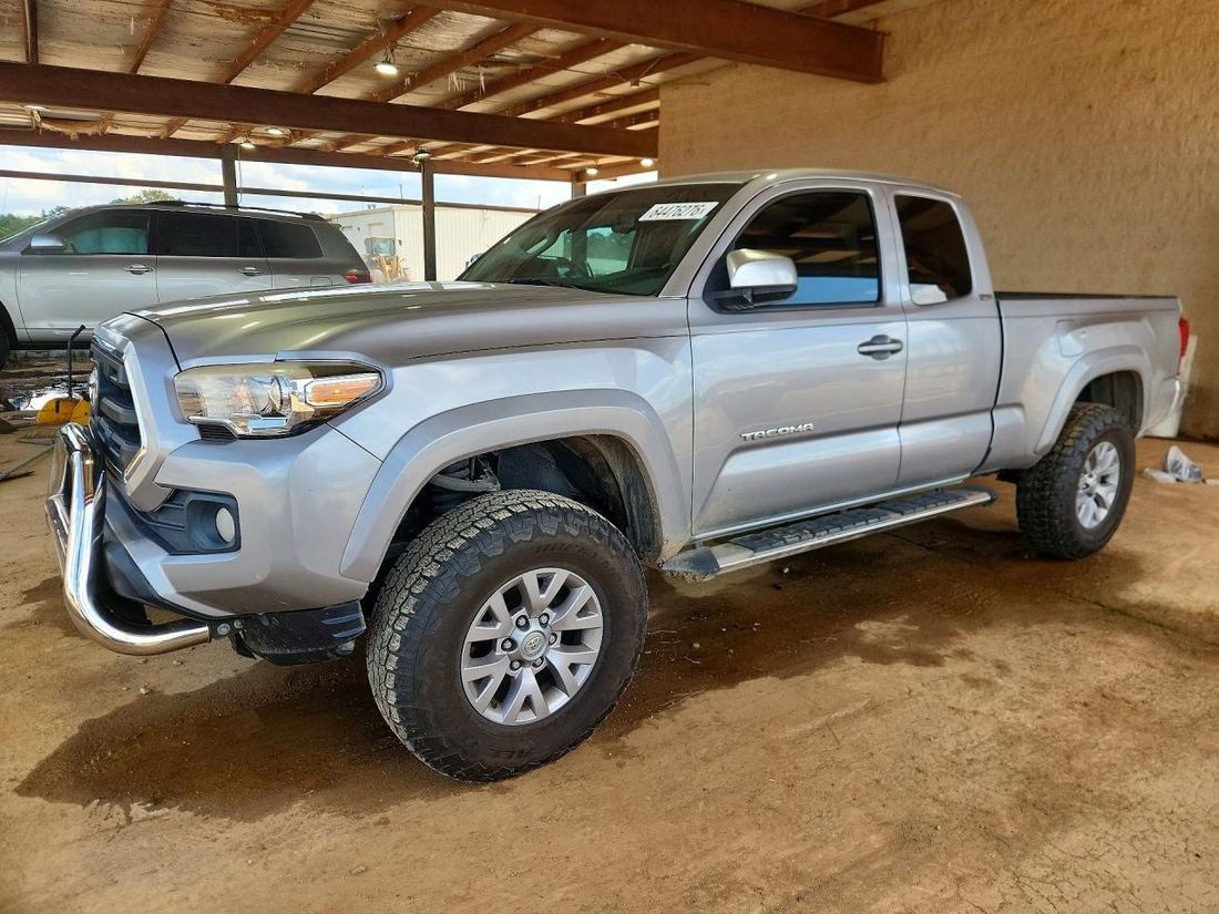 2017 TOYOTA TACOMA