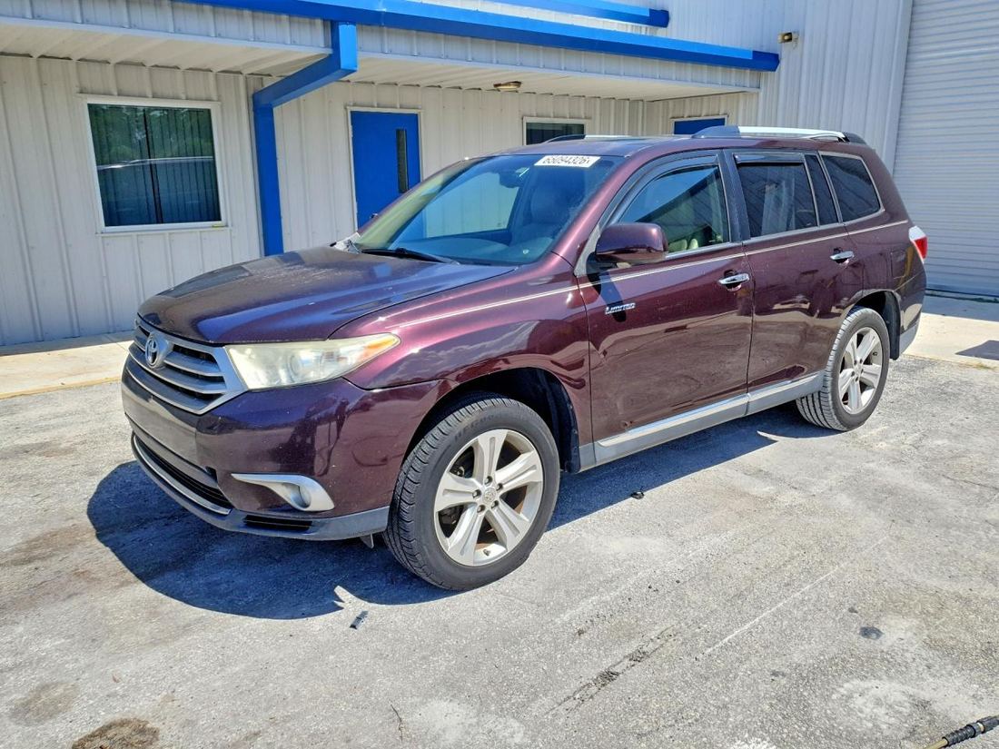 2013 TOYOTA HIGHLANDER