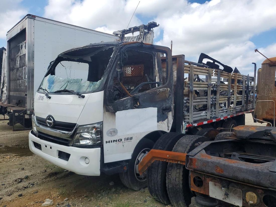 2019 HINO 195