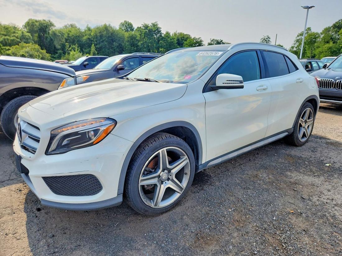 2015 MERCEDES-BENZ GLA