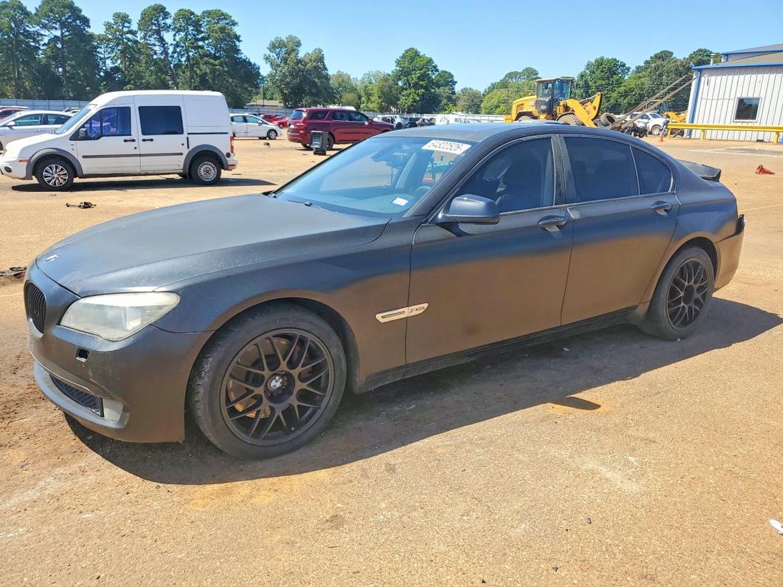 2012 BMW 750