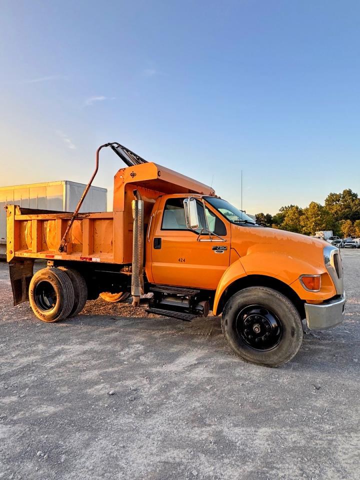 2010 FORD F750