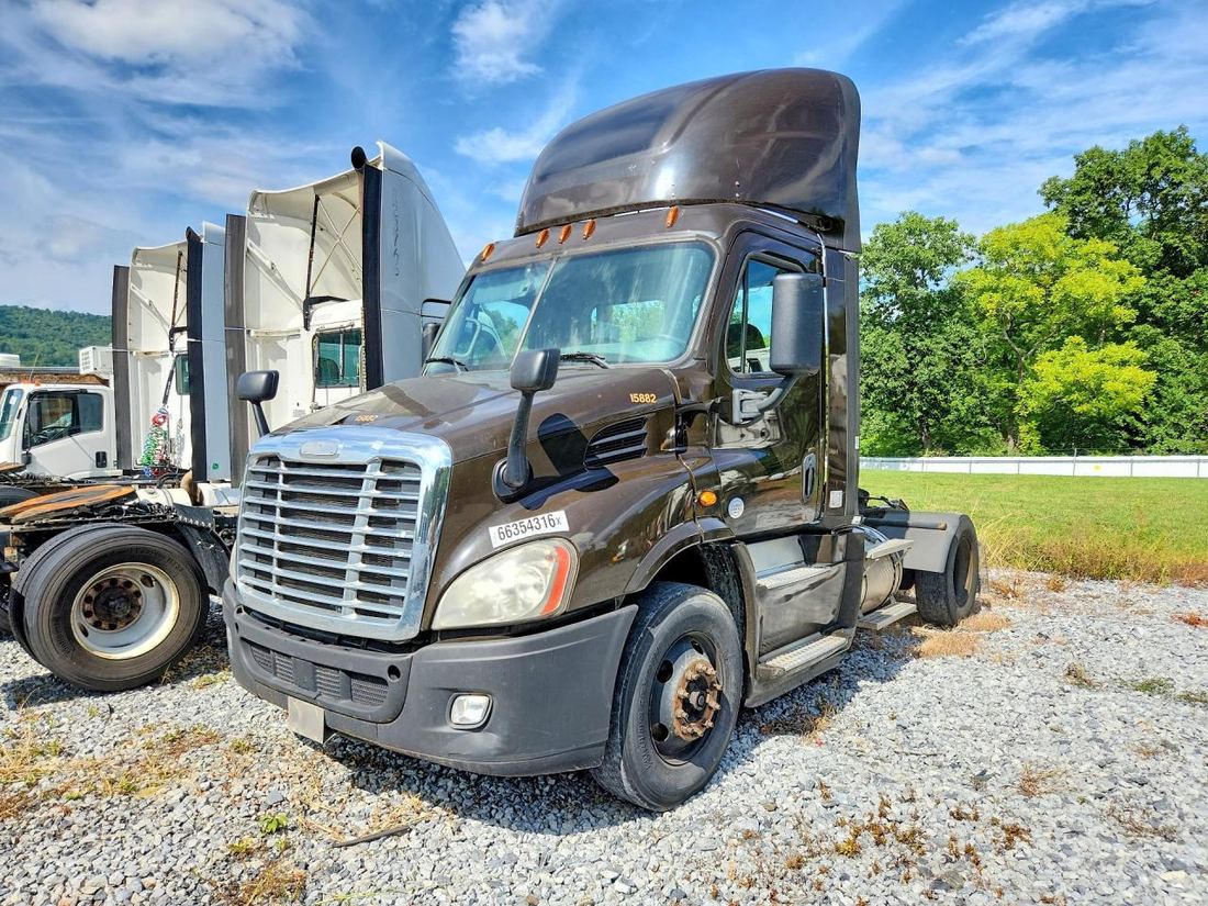 2017 FREIGHTLINER CASCADIA 113
