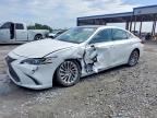 2019 LEXUS ES
