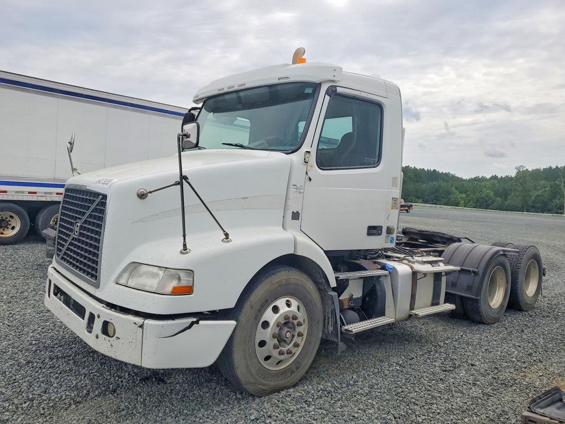 2014 VOLVO VN