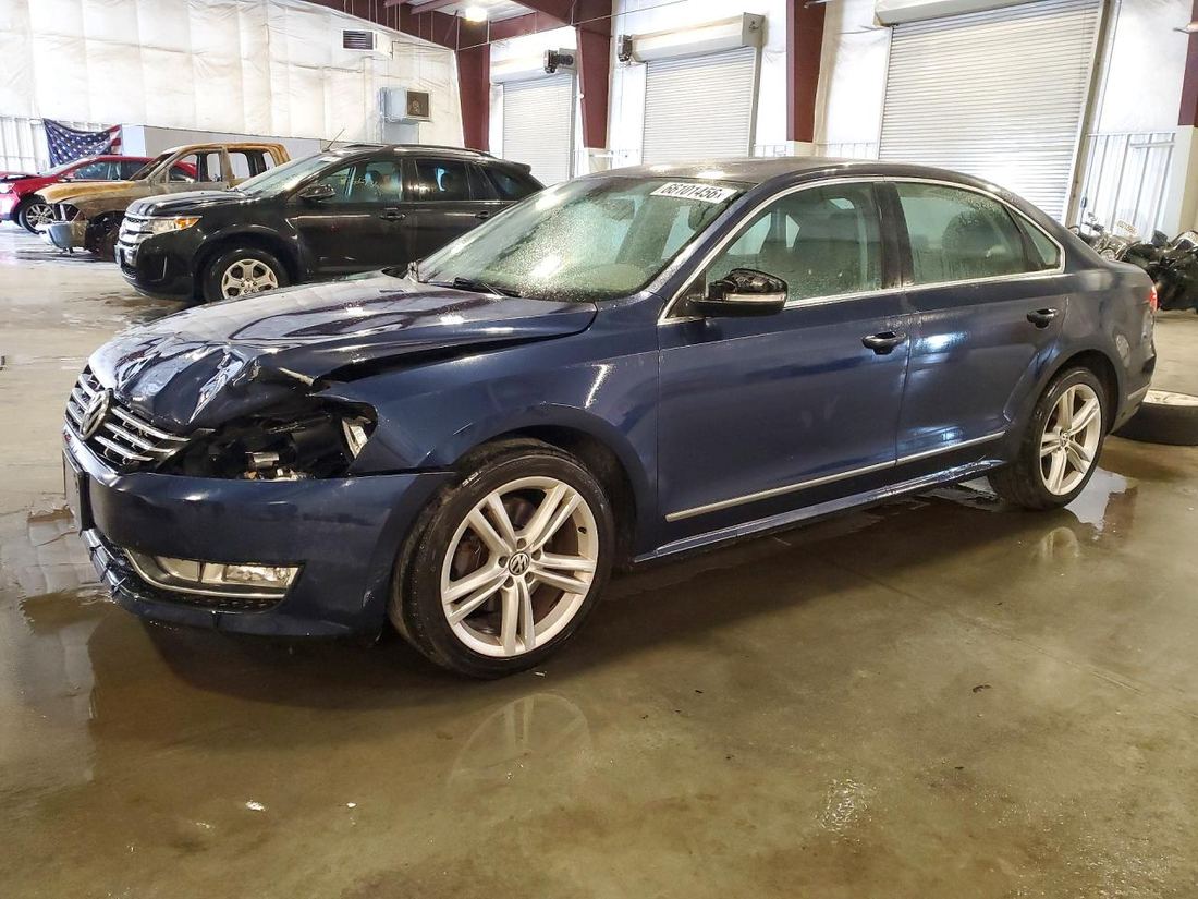 2013 VOLKSWAGEN PASSAT