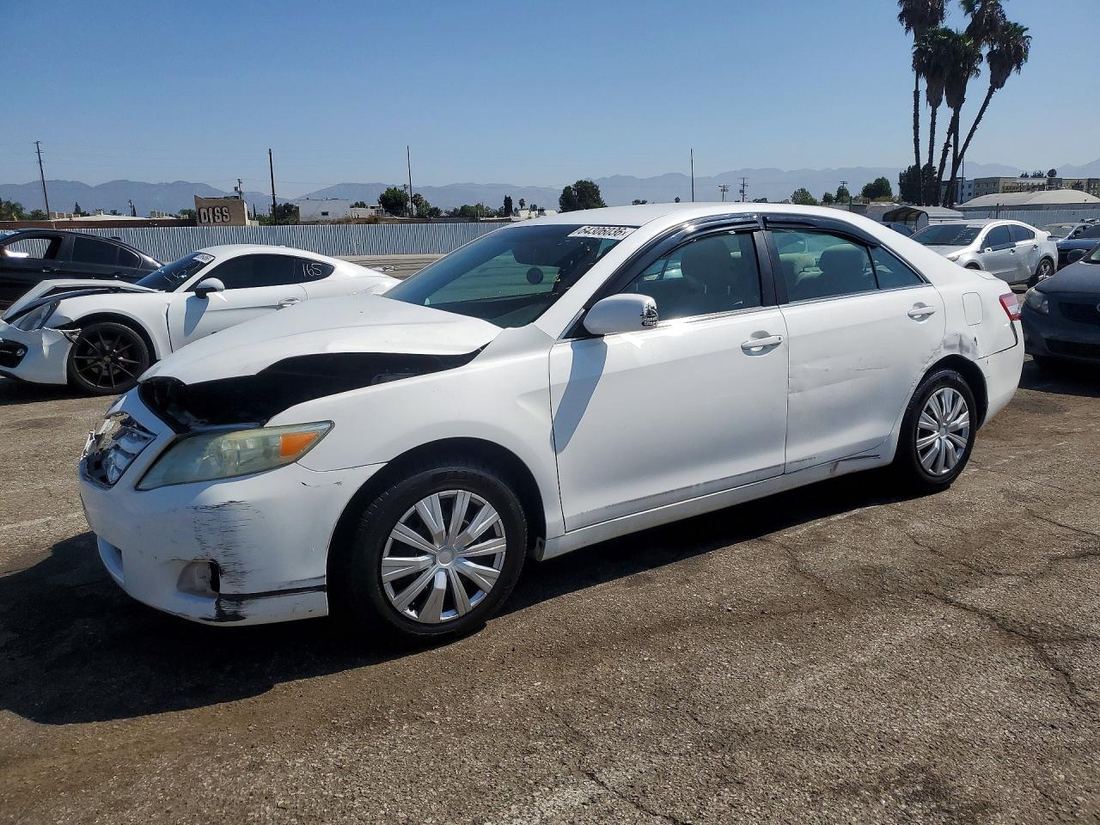 2011 TOYOTA CAMRY