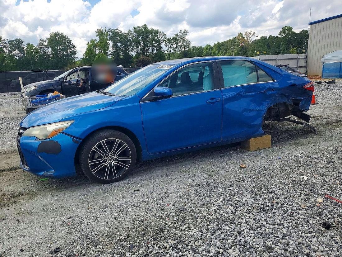 2016 TOYOTA CAMRY
