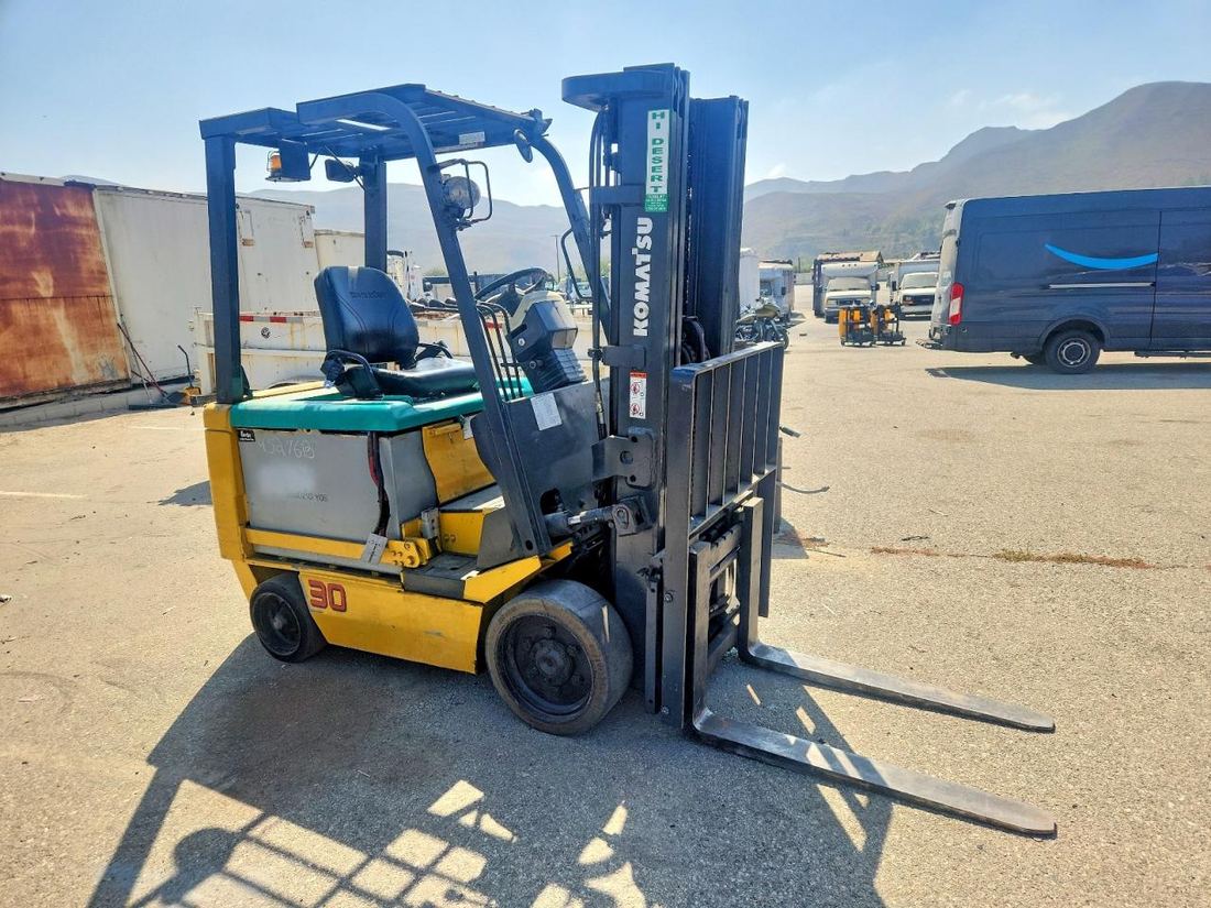 2005 KOMATSU FB30SH-5