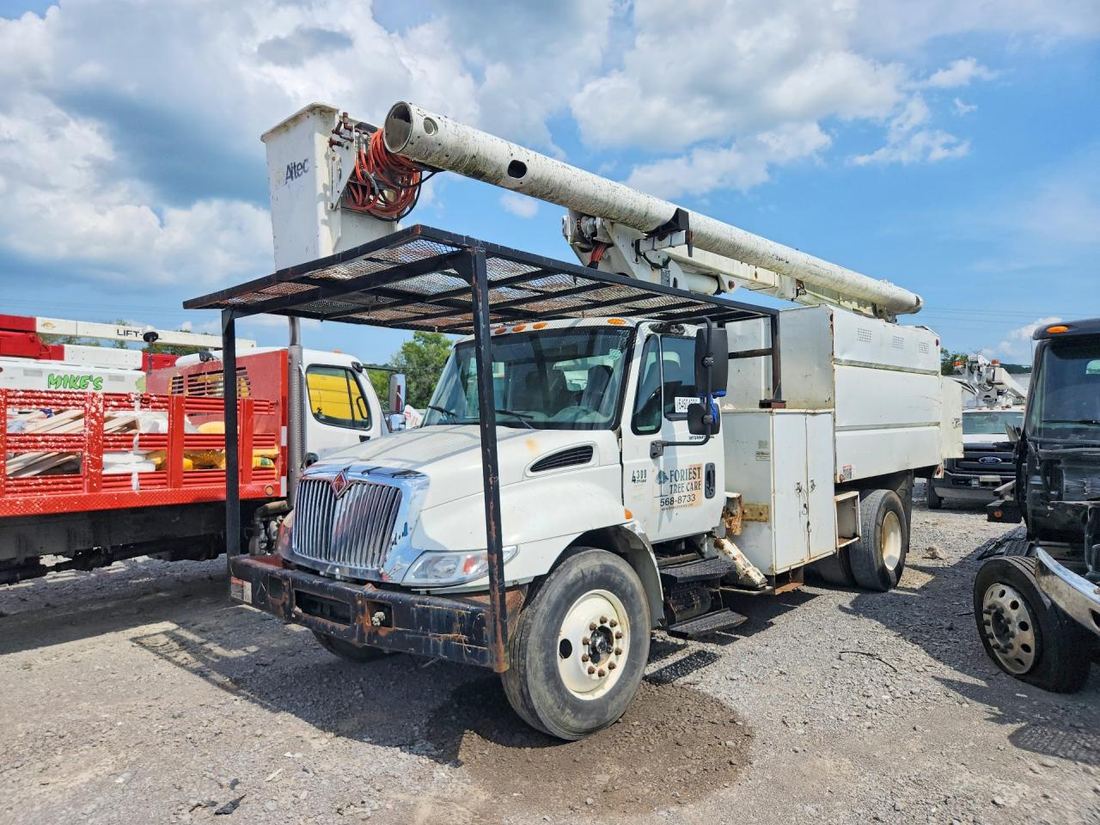 2003 INTERNATIONAL 4000